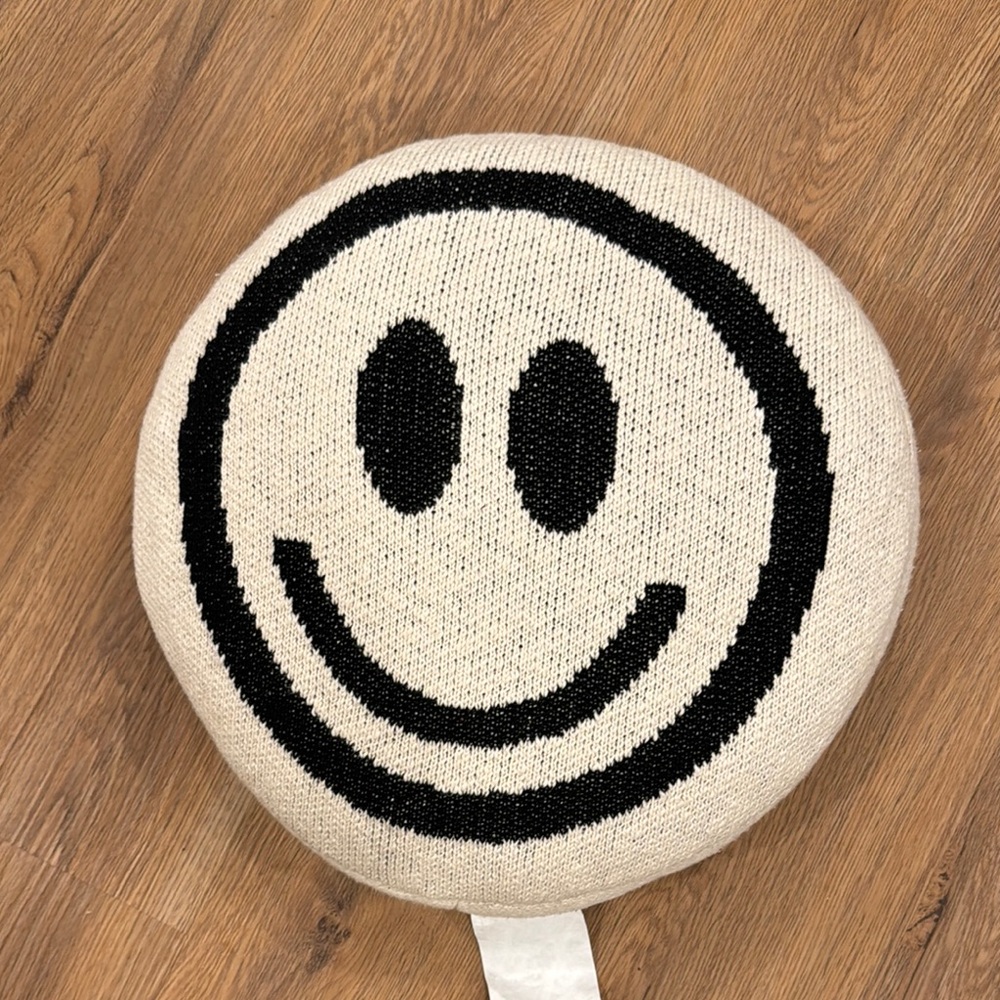 Nicole Miller Smiley Face Knit Pillow